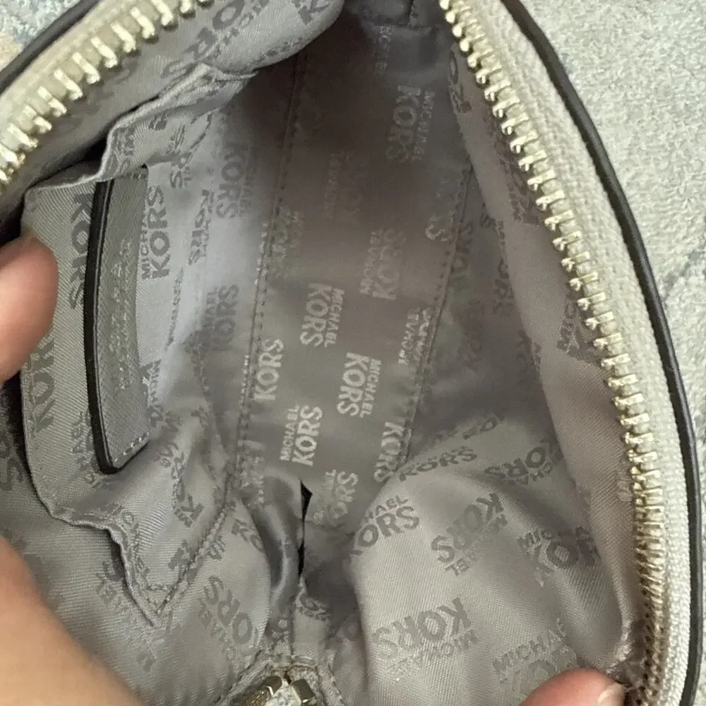 Michael Kors Cindy Travel Pouch Saffiano Leather Dome Cosmetic Bag Gray